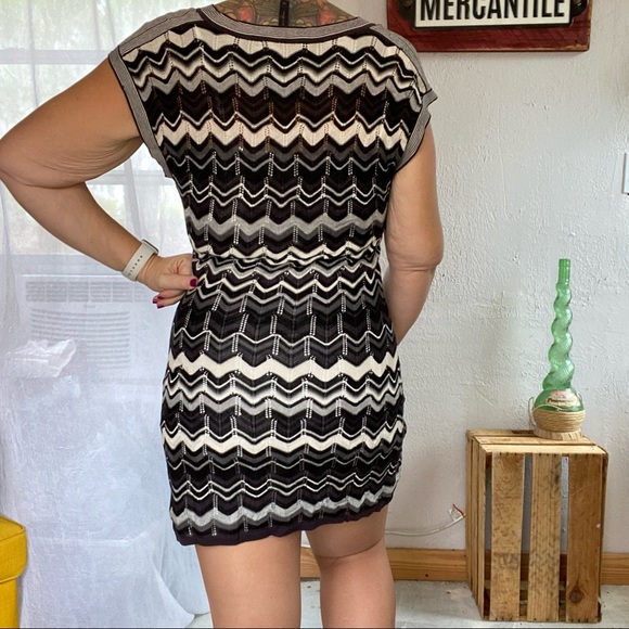 BCBGMaxazria Black & Cream Knit Pattern Mini Dress Fully Lined Size XSmall - Picture 3 of 14